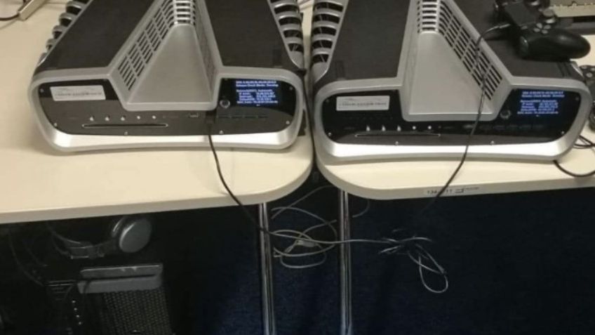 Devkit PlayStation 5 w całej okazałości, fot. Twitter (The Drunk Cat)