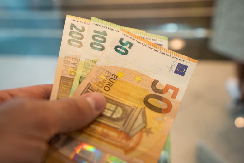 Kursy walut NBP 21.08.2020 Piątkowy kurs euro, funta, dolara i franka szwajcarskiego