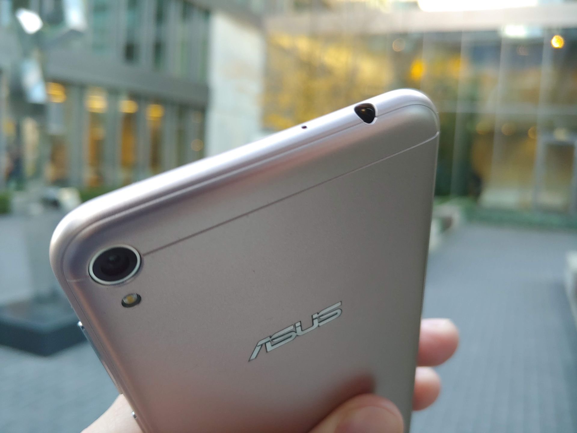Wielki Test Smartfonów za 500 zł. Sprawdzamy Asus Zenfone Live 6