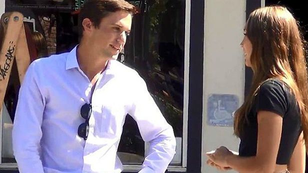 WTF dnia: piękna dziewczyna prosi facetów, żeby się z nią przespali [wideo] 1