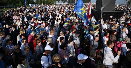 Gigantyczny tłum na mszy w Polsce. Pierwsza taka sytuacja w historii Kościoła
