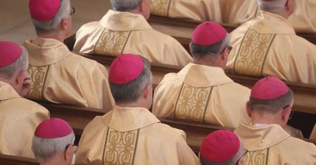 Kłopoty z władzą biskupią [OPINIA]
