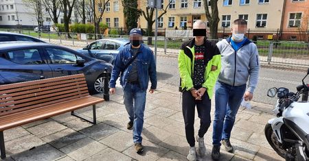 Warszawa. Kradł paczki kurierskie. Został zatrzymany