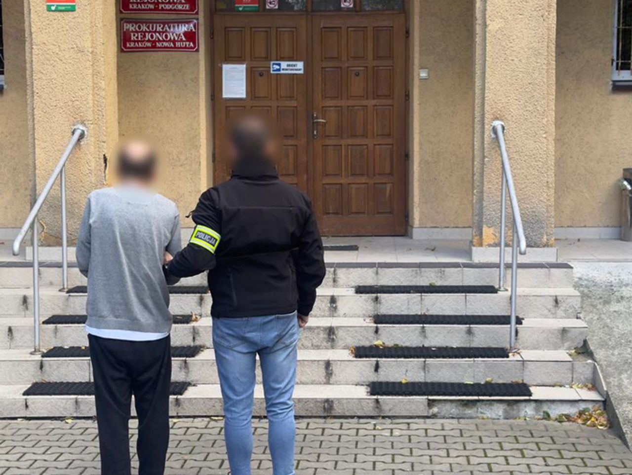 Kraków: Przyszedł do szpitala z trzema nożami i szukał lekarki. Mężczyzna powstrzymany przez ochronę