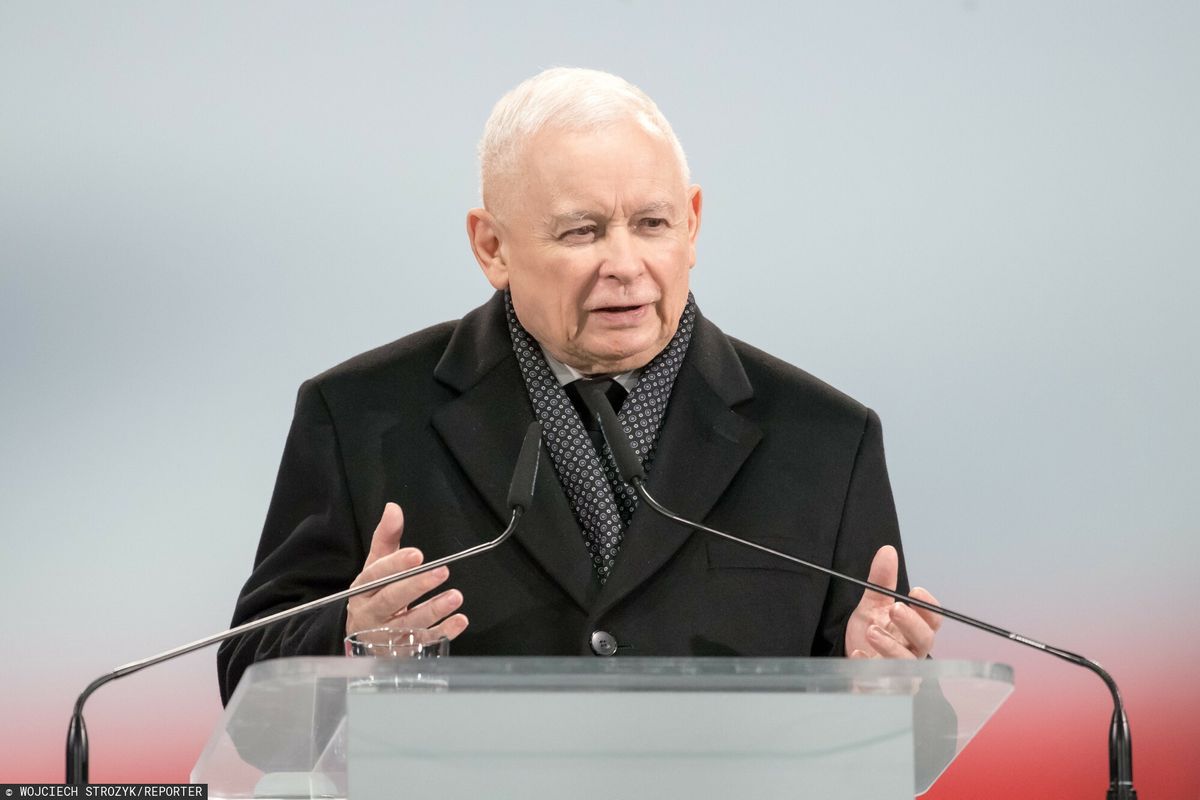 Jarosław Kaczyński, katastrofa smoleńska Kaczyński mówił o dowodach. Wymienił nazwisko polityka