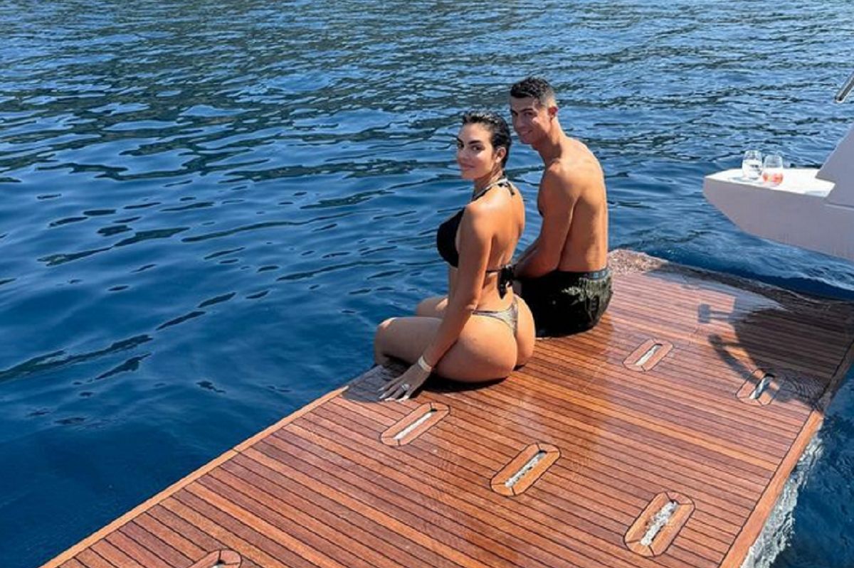 Ronaldo and Rodriguez in Monaco. Enjoying life.