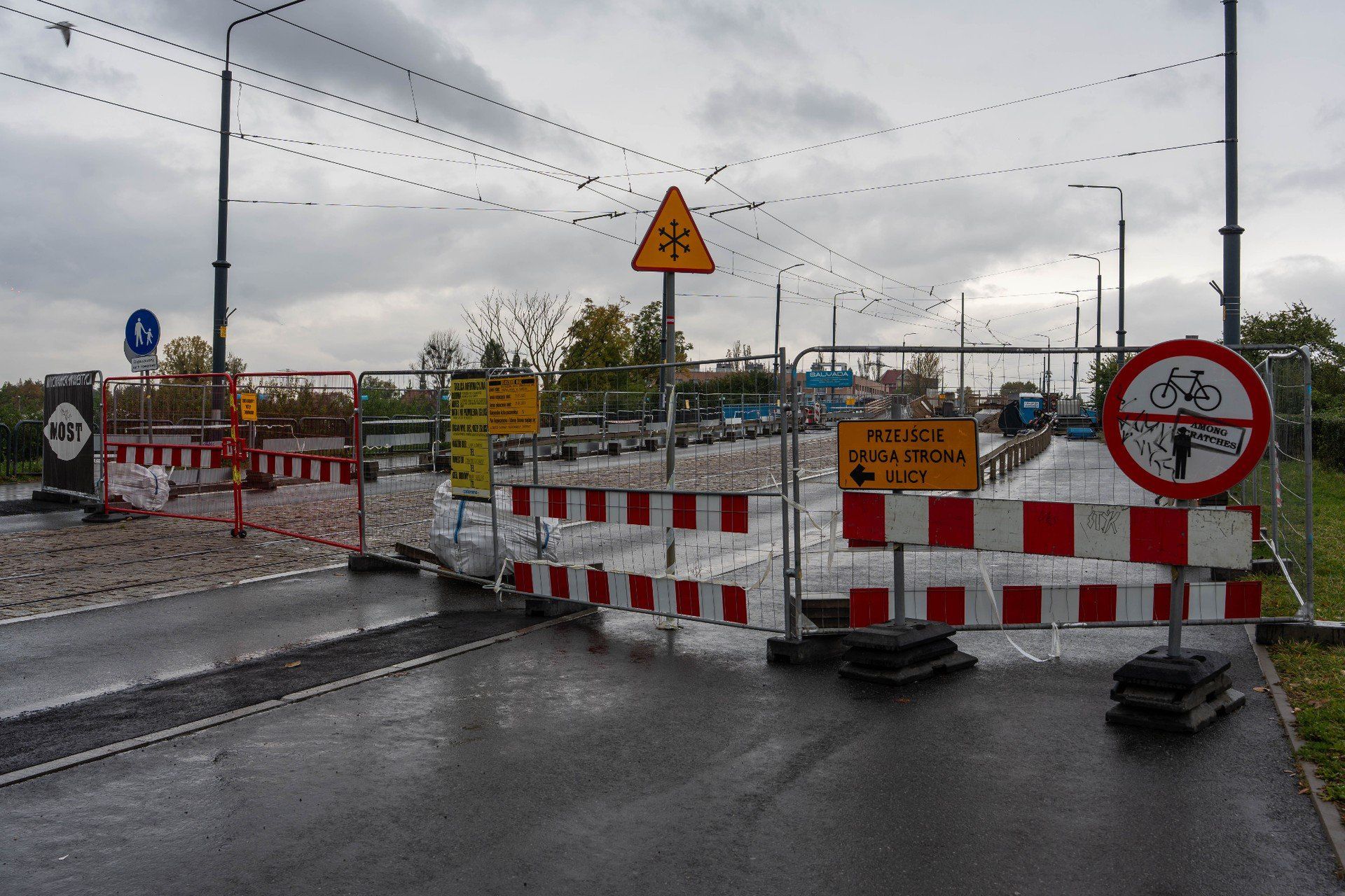 Remont Mostu Siennickiego. Trwają prace rozbiórkowe