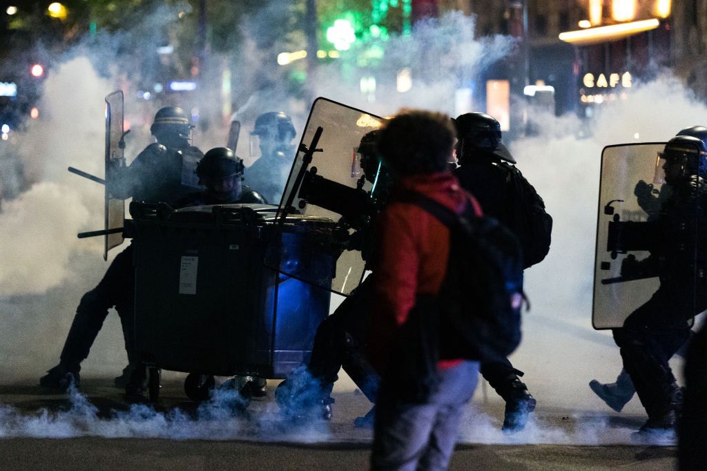 Starcia z policją w Paryżu po ogłoszeniu wyników wyborów prezydenckich 