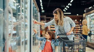 Przez 30 lat Polacy zaoszczędzili z Auchan 2,6 biliona. Licznik wciąż rośnie
