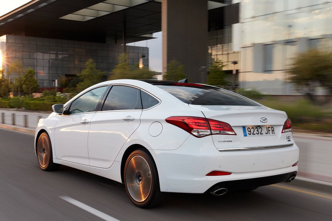 Trudno odmówić tej linii nadwozia uroku. Hyundai i40 to jednak przeciętniak, ale warty uwagi.