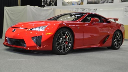 Pierwszy produkcyjny egzemplarz Lexusa LF-A