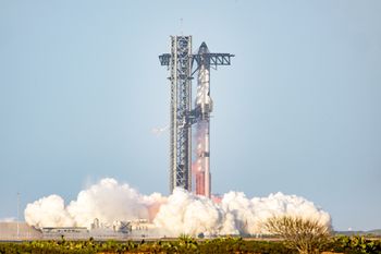 Starship nie poleci na Księżyc w 2027 roku. Artemis 3 musi poczekać