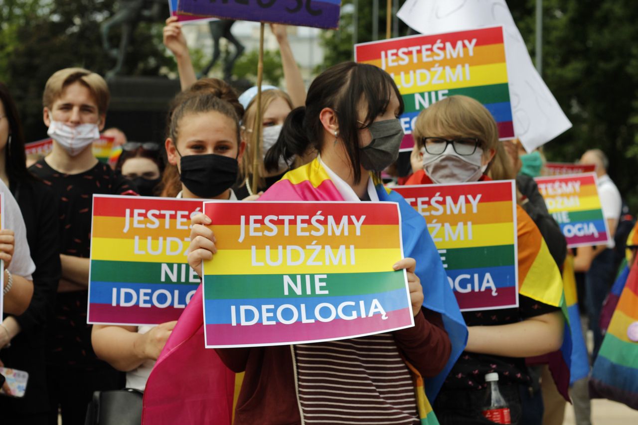 "Strefy wolne od LGBT". Które to gminy i miasta?