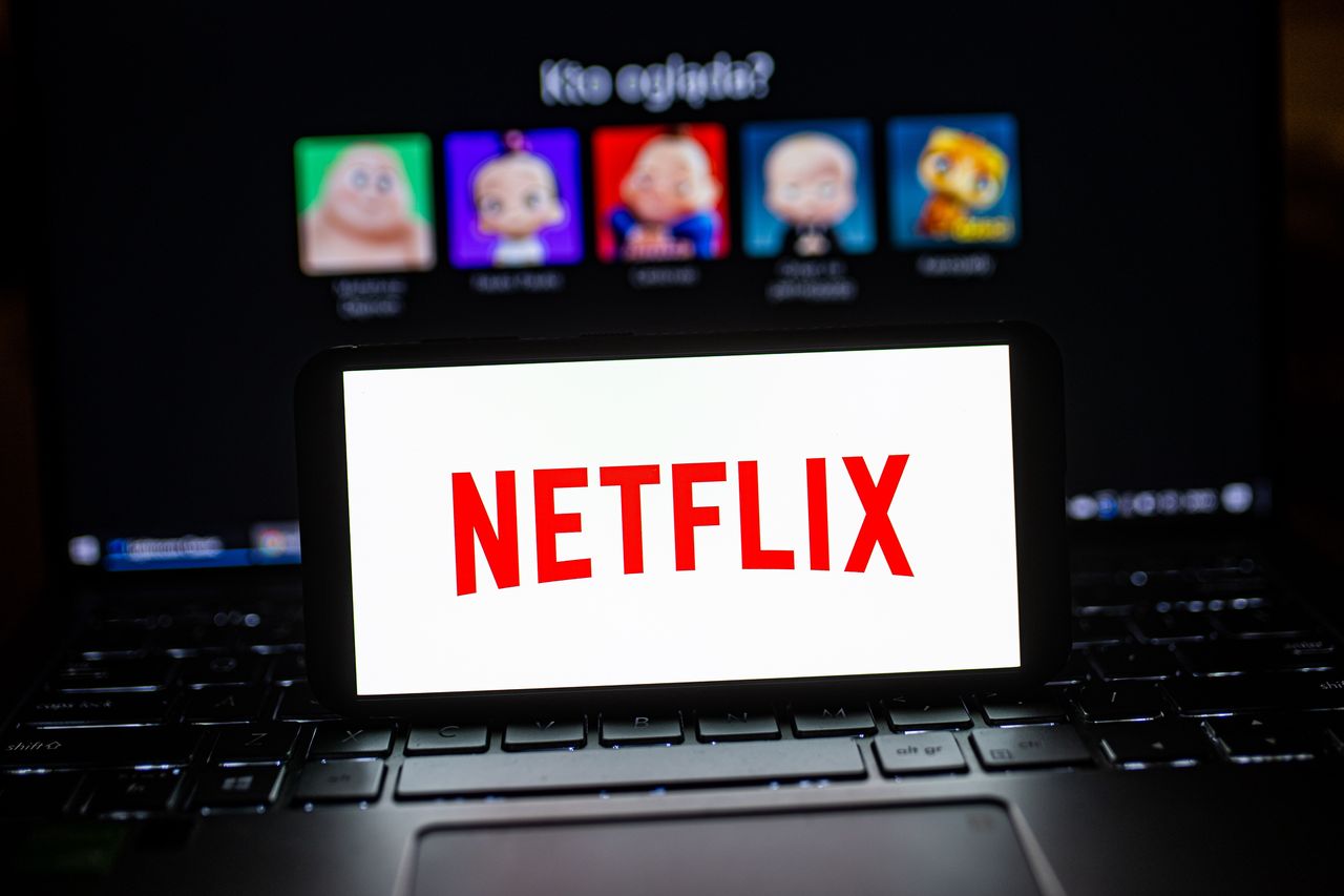 Netflix rozprawia się z dzieleniem kont. Wprowadzi nową opłatę