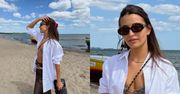 Julia Wieniawa w skromnym bikini za 2,5 tysiąca złotych byczy się na sopockiej plaży. Taka to pożyje? (ZDJĘCIA)