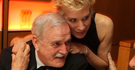 Była żona puściła go z torbami. John Cleese nie pójdzie na emeryturę