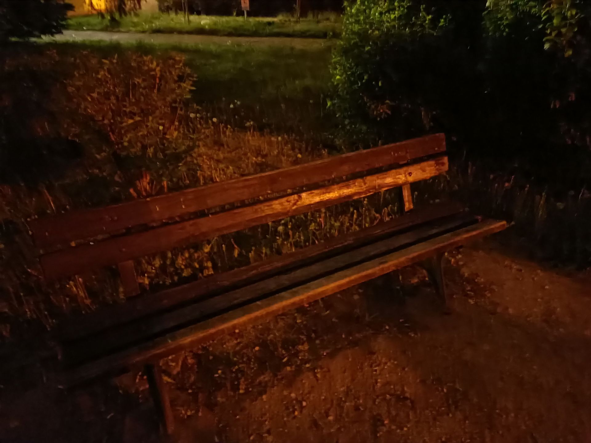 Taniej, ale i bardziej nijako. Test OPPO Reno 3 76