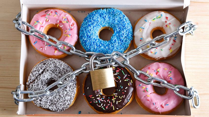 123rf.com Oprócz słodyczy spożywamy bardzo duże ilości substancji toksycznych dla organizmu 