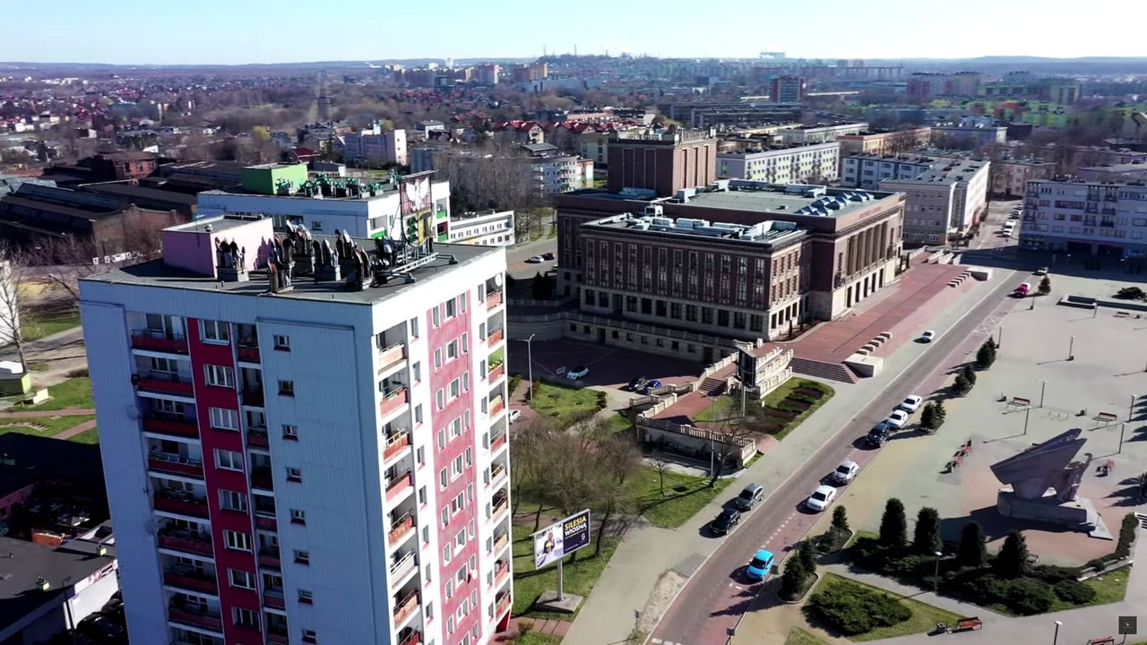 Fotograf z Dąbrowy Górniczej zachęca do zostania w domu. Pokazał pustki w mieście