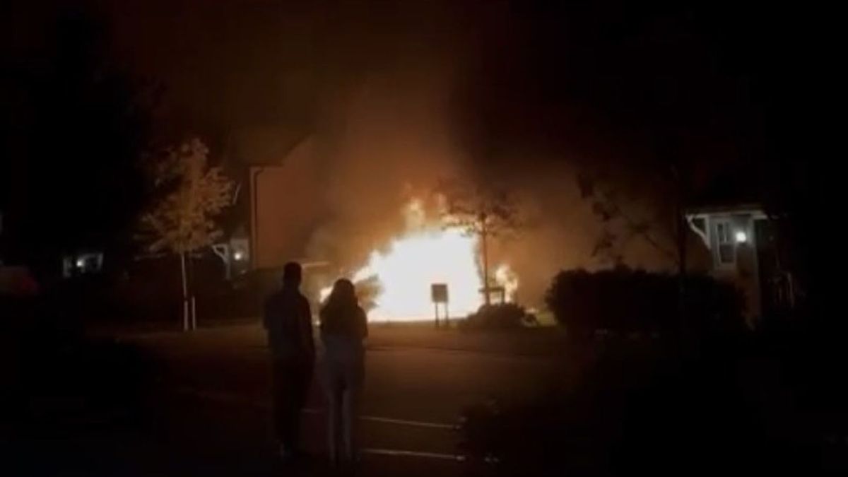 Do pożaru doszło w miejscowości Bromborough obok Liverpoolu