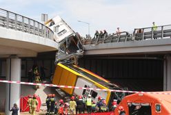 Warszawa. Tragedia na Moście Grota. Autobus spadł z S8 na Wisłostradę [Zdjęcia]