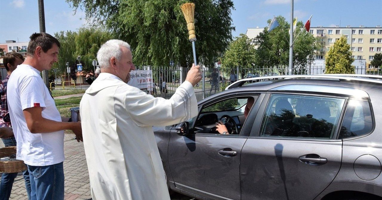 Inowrocław: Święto patrona kierowców. Festyn motoryzacyjny pod parafią Chrystusa Miłosiernego na Rąbinie