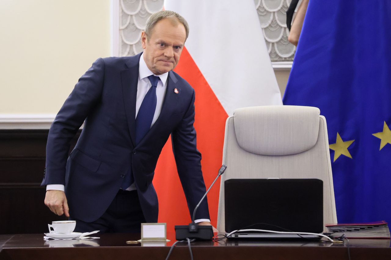 Adamczyk i Pereira będą musieli oddać pieniądze? Tusk zapowiada