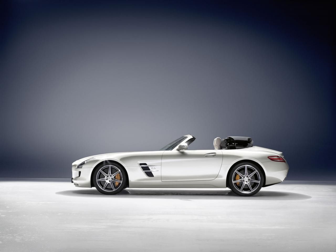 Mercedes-Benz SLS AMG Roadster [megagaleria] 21