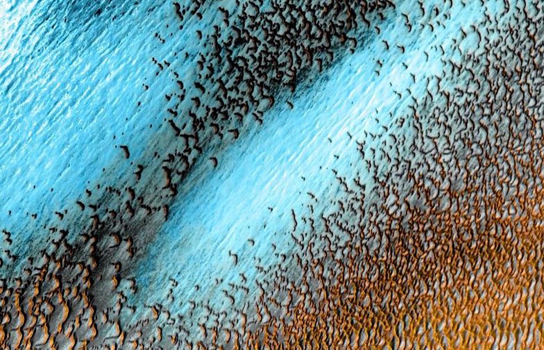 Niesamowite ujęcie z Marsa. NASA pokazała tajemniczą fotografię