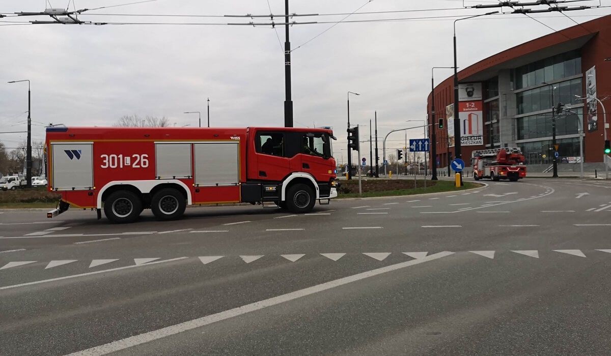 Interwencja straży pożarnej do alarmu bombowego