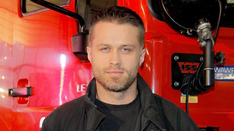 Maciej Zakościelny pręży GOŁĄ KLATĘ z okazji swoich 44. urodzin