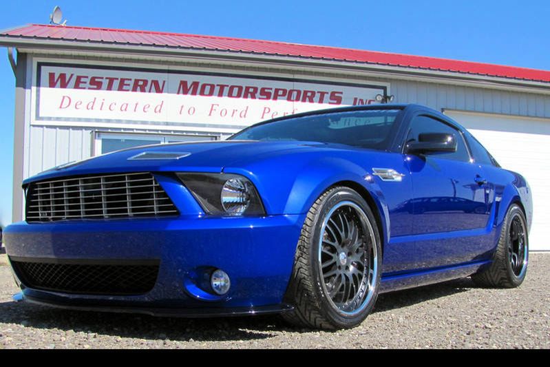 Ford Mustang z silnikiem Aston Martina