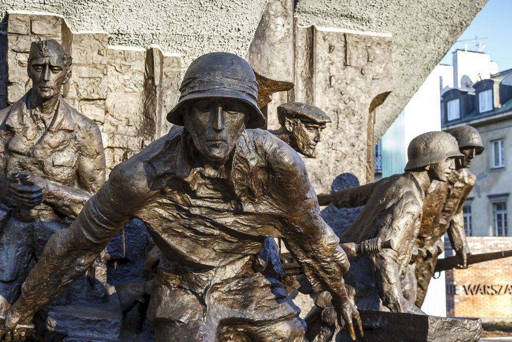 Zdjęcie Monument to the 1944 Warsaw Uprising pochodzi z serwisu Shutterstock