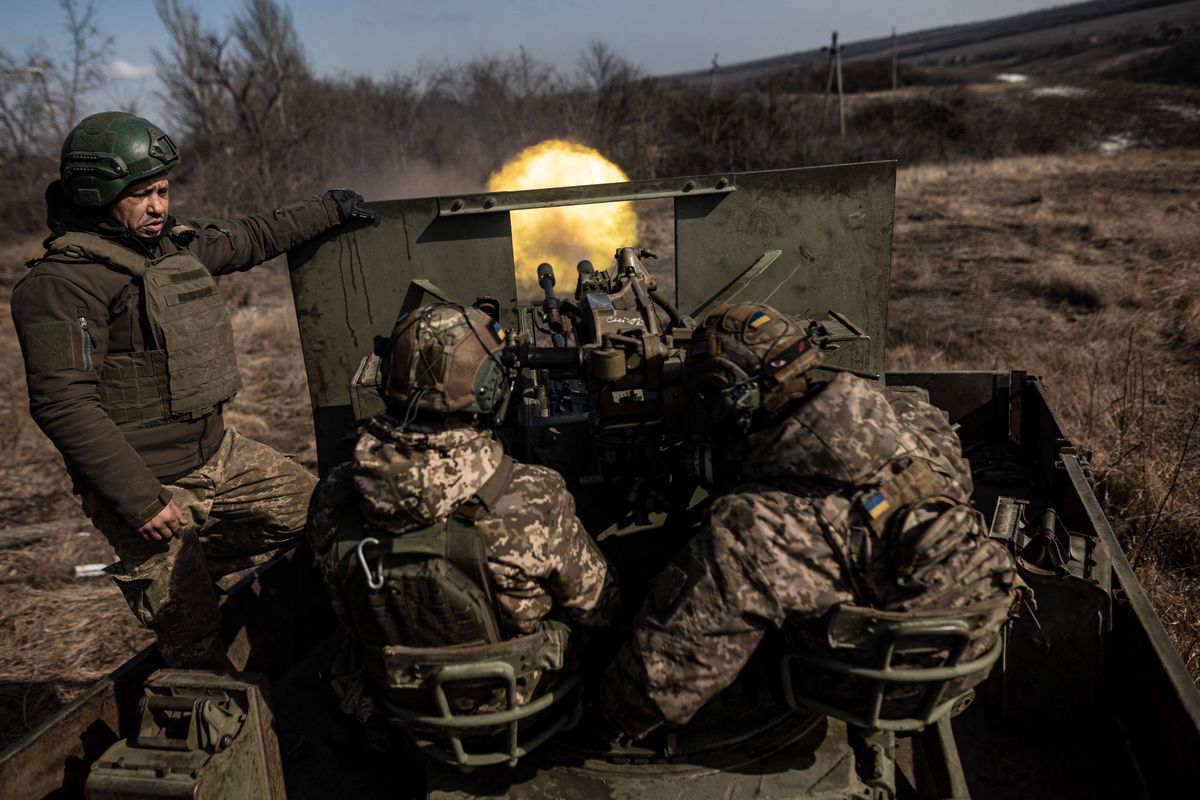 Ukraińscy żołnierze w akcji na odcinku bachmuckim