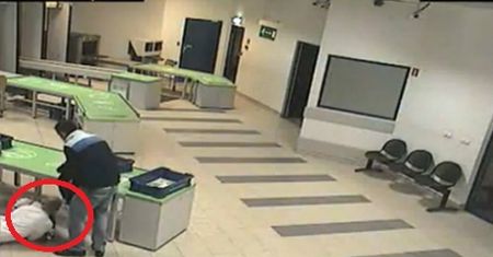 Pracownik lotniska złapał dziecko... W OSTATNIEJ CHWILI!