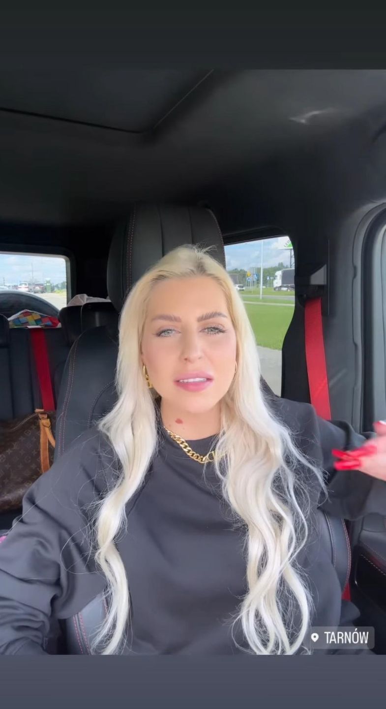 Julia Von Stein awanturuje się w fast foodzie