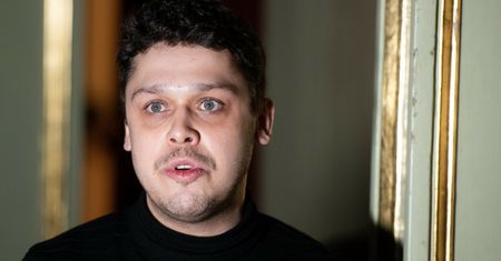 Jakub Skrzywanek ma duże problemy w Uzbekistanie. "Nasz spektakl nagle stał się bardzo niewygodny"