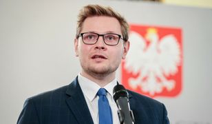 Szczepionka na COVID. Wiceminister zgłasza sprawę celebrytów do prokuratury