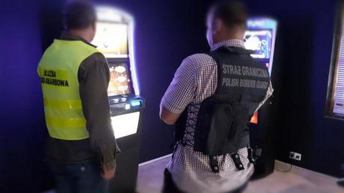 9 automatów w rękach KAS.