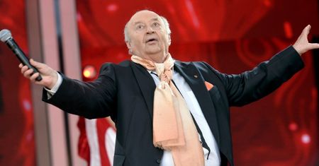 87-letni Bohdan Łazuka nie wybiera się na emeryturę. Nie narzeka jednak na swoje świadczenia. "To mi WYSTARCZA"