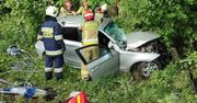 Zepchnął BMW z drogi. Kobietę musieli uwolnić strażacy