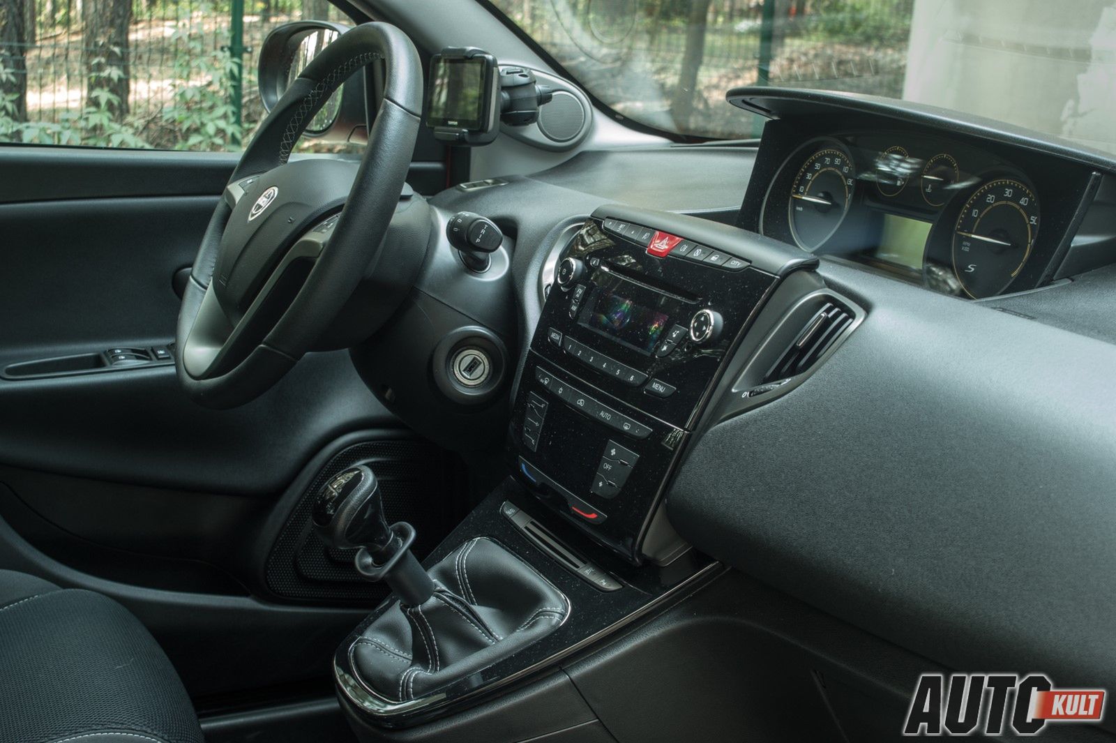 Lancia Ypsilon S 1,2 Momo Design - test [galeria] 6