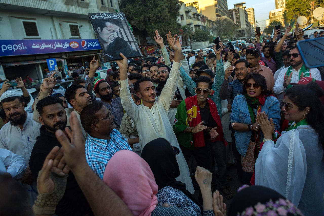 Supporters of the Pakistan Tehrik-e-Insaf (PTI) political party outside a provincial election commission office during a protest in Karachi, Pakistan, on Saturday, Feb. 17, 2024. . Photographer: Asim Hafeez/Bloomberg via Getty Images