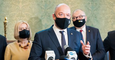 Groźby karalne względem prezydentów miast. Prokuratura podjęła decyzję
