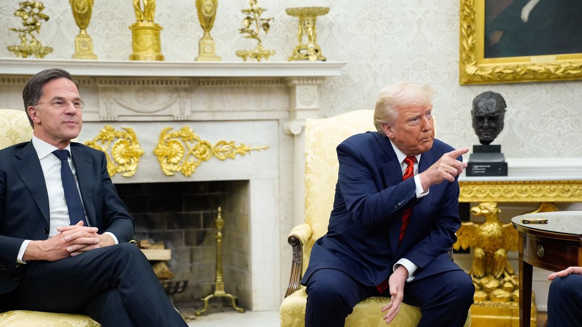 US President Donald Trump meets NATO Secretary General Mark Rutte in Washington
epa11961473 US President Donald Trump (R) meets with NATO Secretary General Mark Rutte (L) in the Oval Office of the White House in Washington, DC, USA, 13 March 2025.  EPA/YURI GRIPAS / POOL 
Dostawca: PAP/EPA.
YURI GRIPAS / POOL
defense, nato, usa, meeting