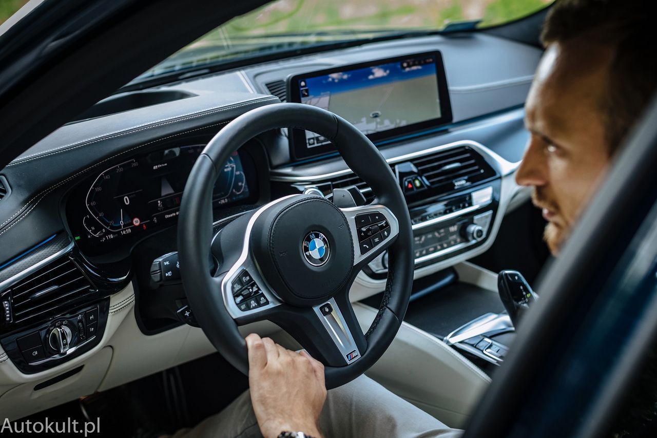 BMW 545e xDrive (2022)