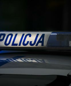 Chwile grozy w stolicy. Kierowca bmw wjechał w przystanek