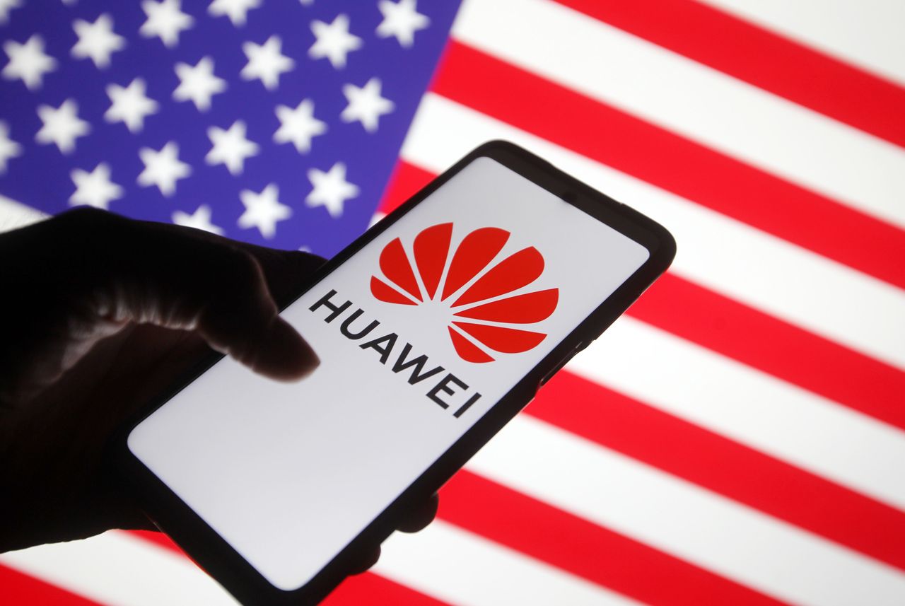 Założyciel Huawei ma plan wyrwania firmy spod kontroli USA - Huawei znalazł sposób na ominięcie sankcji USA (Photo Illustration by Pavlo Gonchar/SOPA Images/LightRocket via Getty Images)
