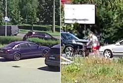 Przejechał przez żywopłot i uderzył w inne auto. Kierowcę nagrały kamery