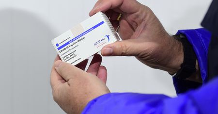 Zwrot ws. szczepionek AstraZeneca i Johnson&Johnson. Media: nieoczekiwana decyzja KE